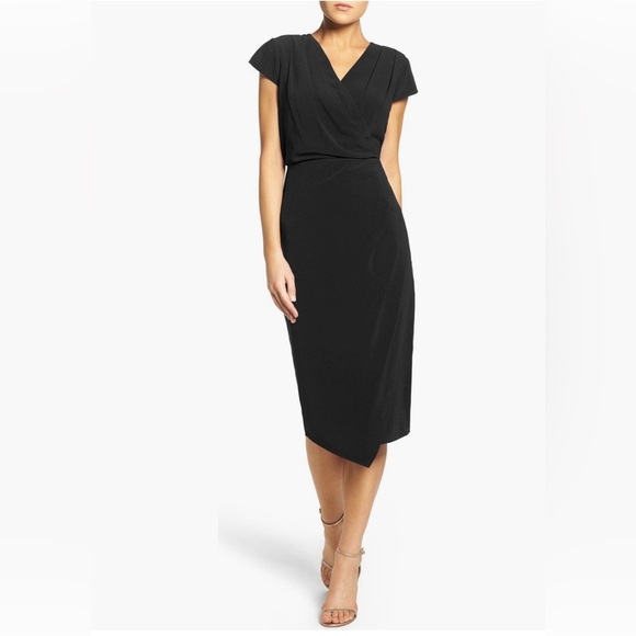 Chelsea28 Dresses & Skirts - Chelsea28 Faux Wrap Jersey Midi Dress